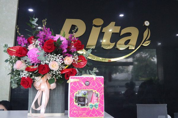 Công ty Nước giải khát RITA tặng quà ngày phụ nữ Việt Nam