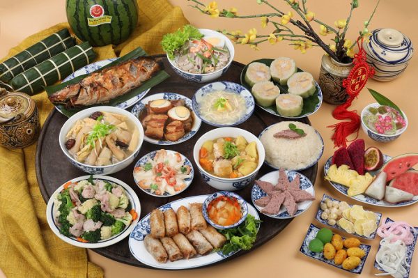 mâm cơm ngày tết Việt Nam