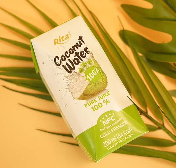 Nước dừa tươi 100% dừa Bến Tre (Nước giải khát RITA) Nước dừa tươi 100% dừa Bến Tre (Nước giải khát RITA)