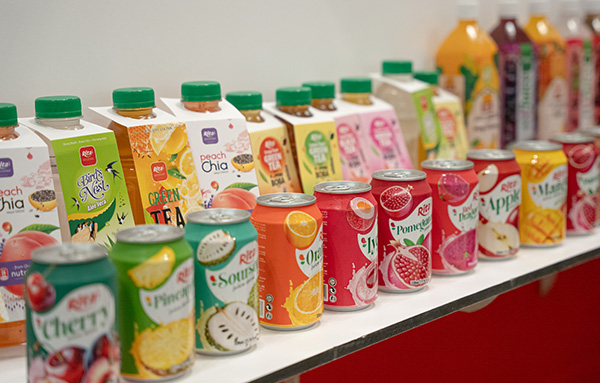 Sản phẩm nước giải khát trưng bày tại Triển lãm FoodExpo 2025