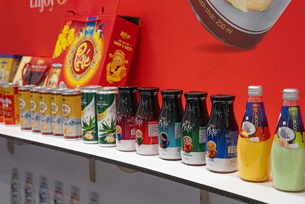 Sản phẩm nước giải khát trưng bày tại Triển lãm FoodExpo 2025